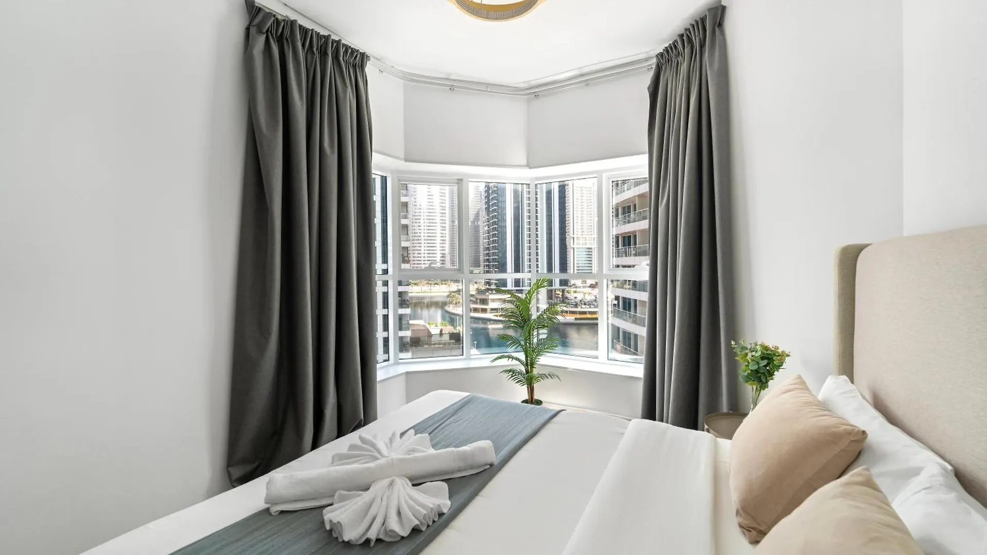 Modern Studio Apartment In Jlt Dubai United Arab Emirates