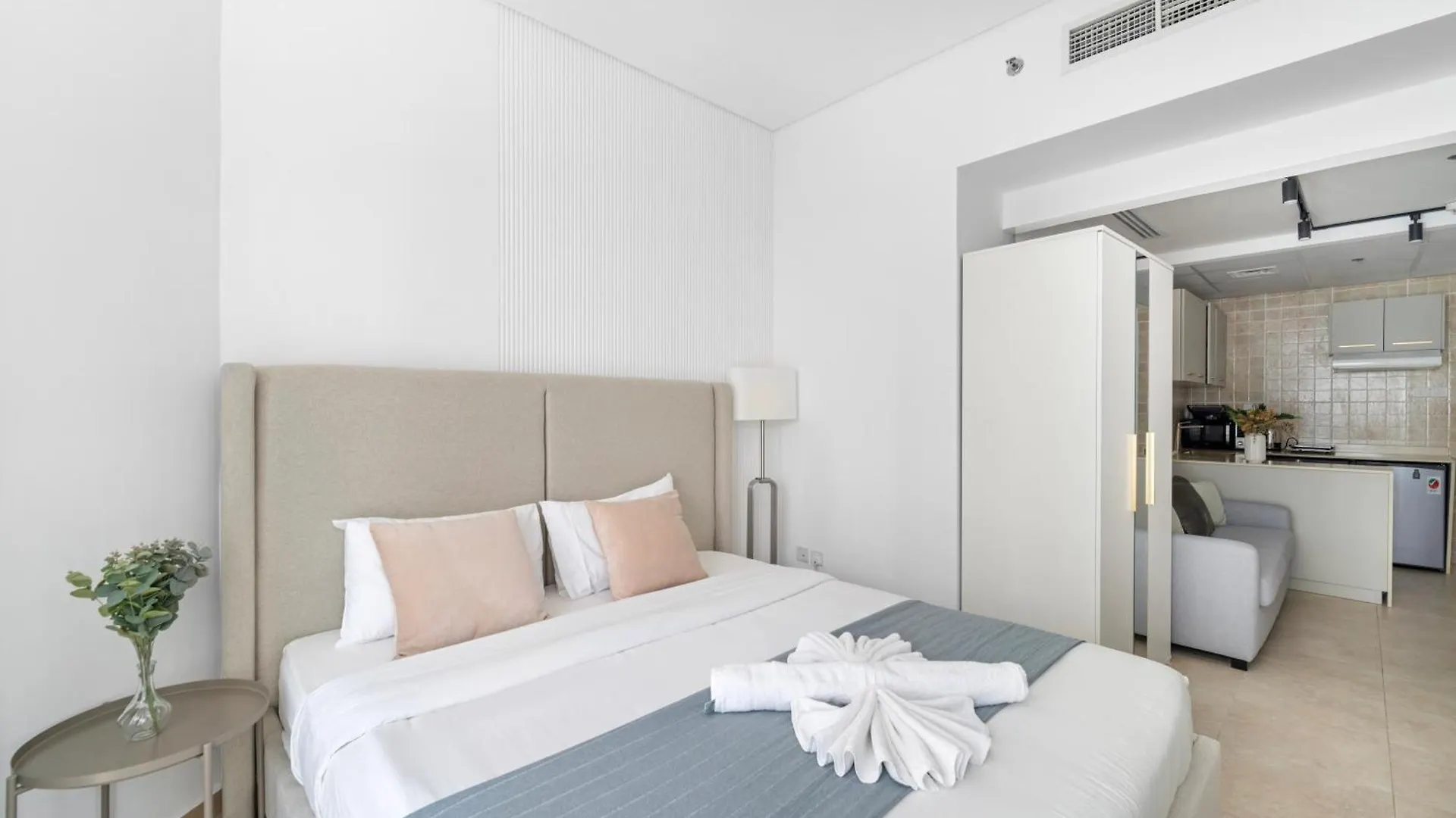 Modern Studio Apartment In Jlt Dubai